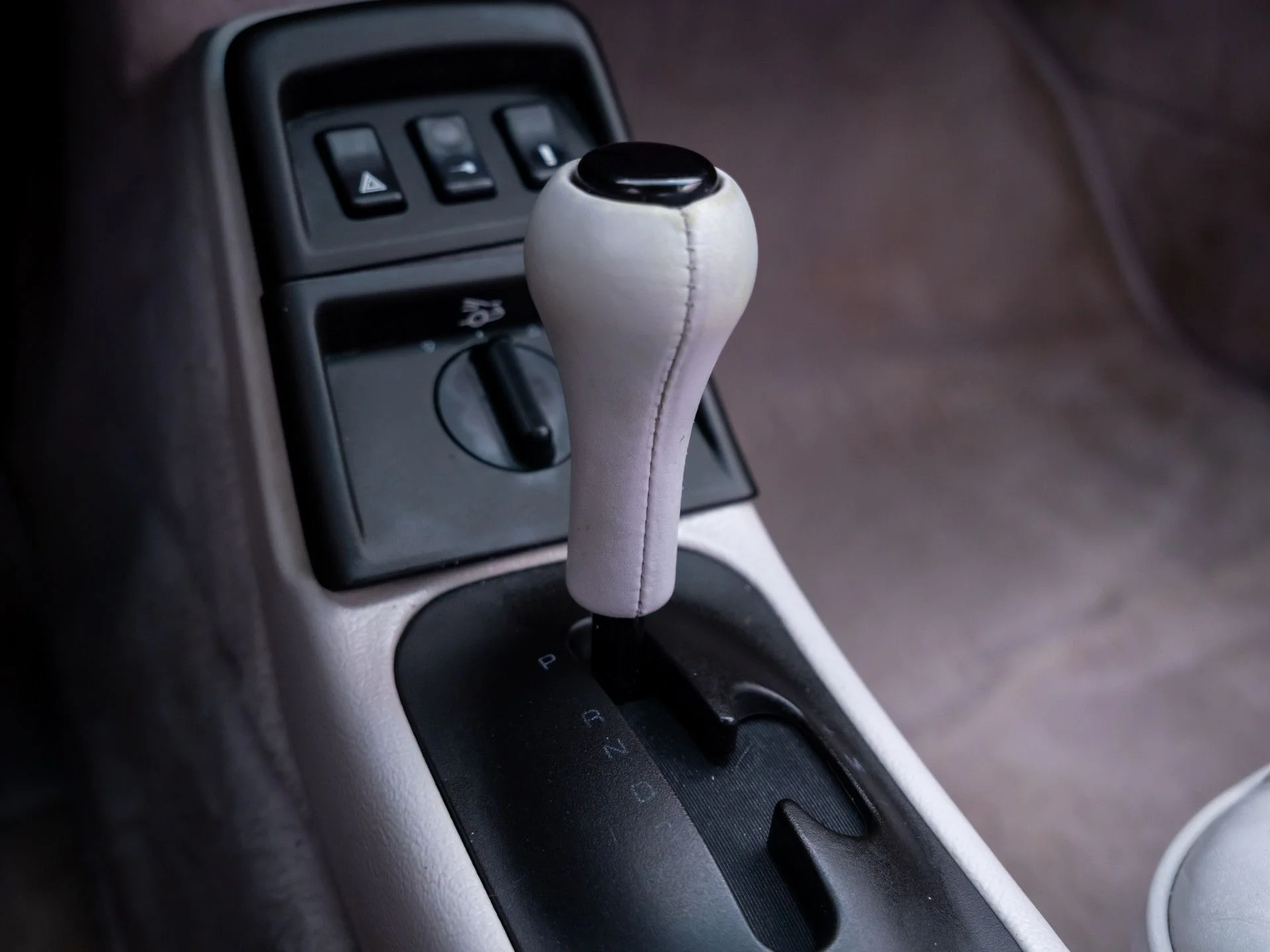 Used 1991  Porsche Carrera image 27