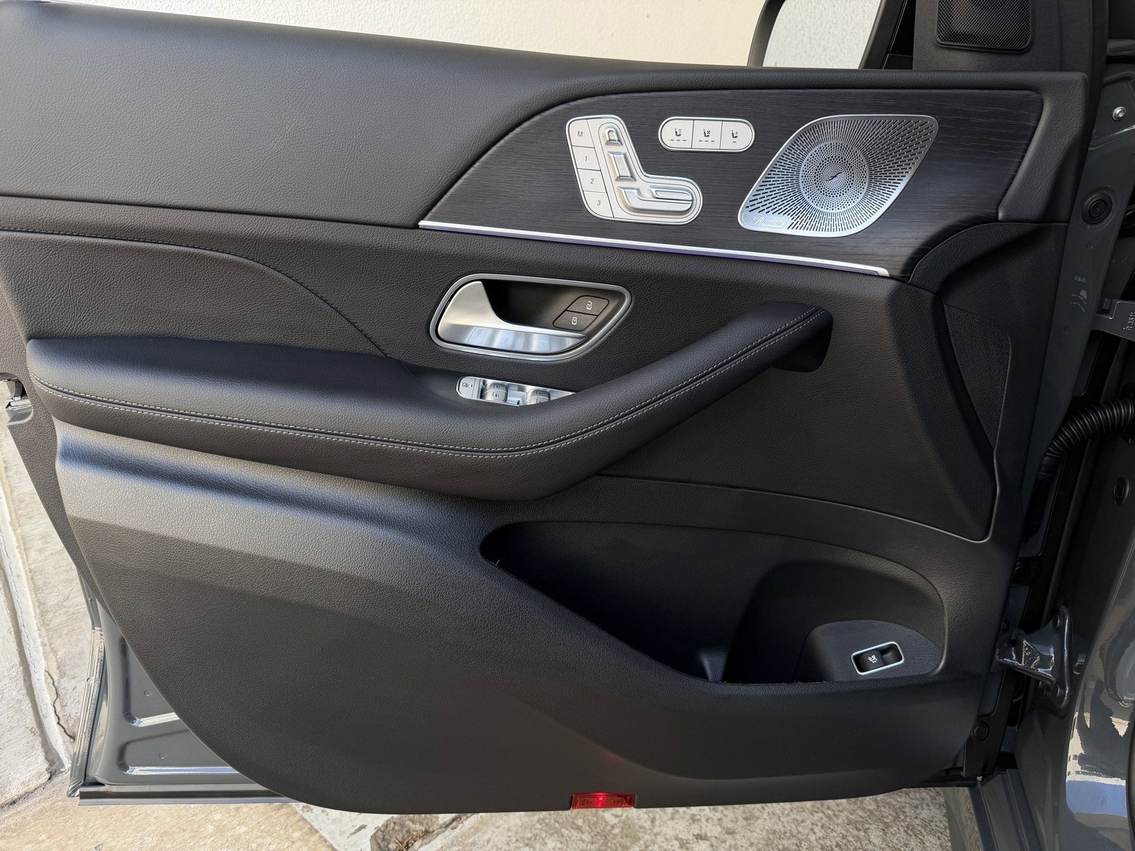 New 2026 MANUFAKTUR Silicon Grey Mercedes-Benz GLS 450 image 44