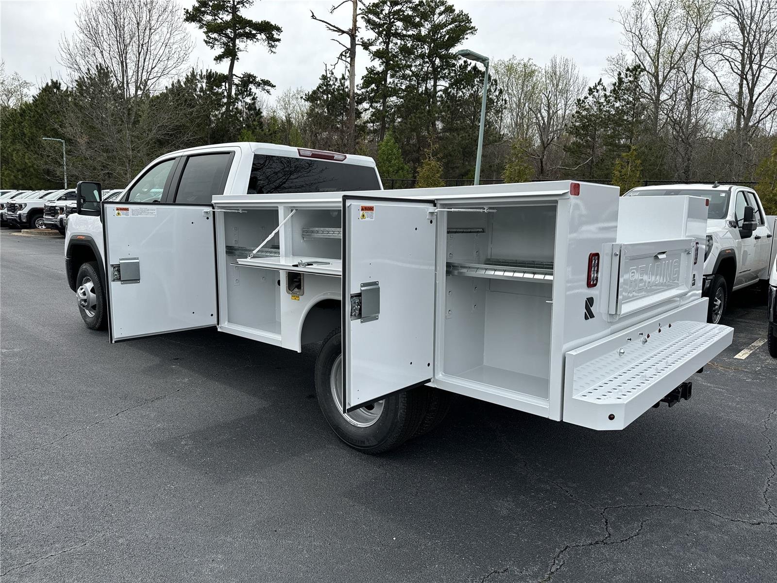 New 2025 Summit White GMC Pro image 19