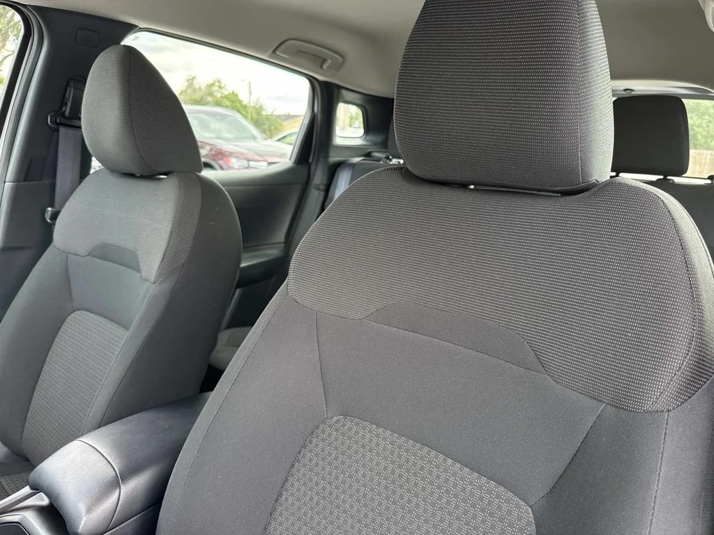 Used 2025 White Nissan S image 24