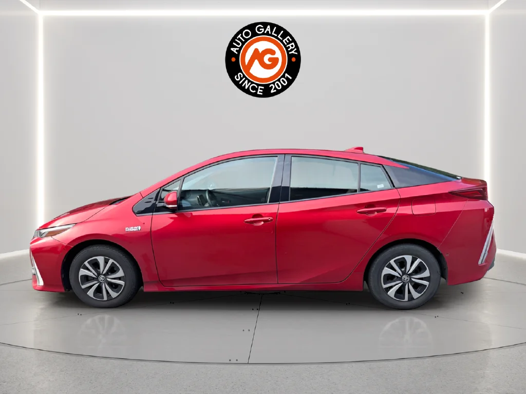 Used 2017 Red Toyota Advanced image 4