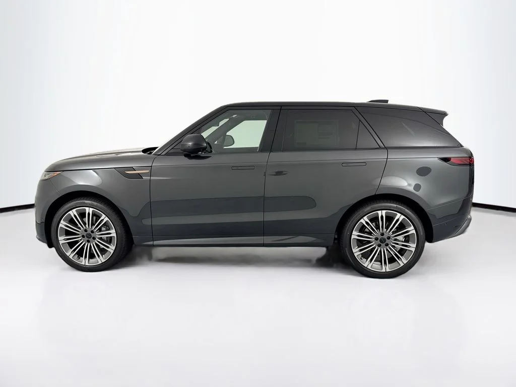 New 2026 Carpathian Grey Land Rover Dynamic SE image 8