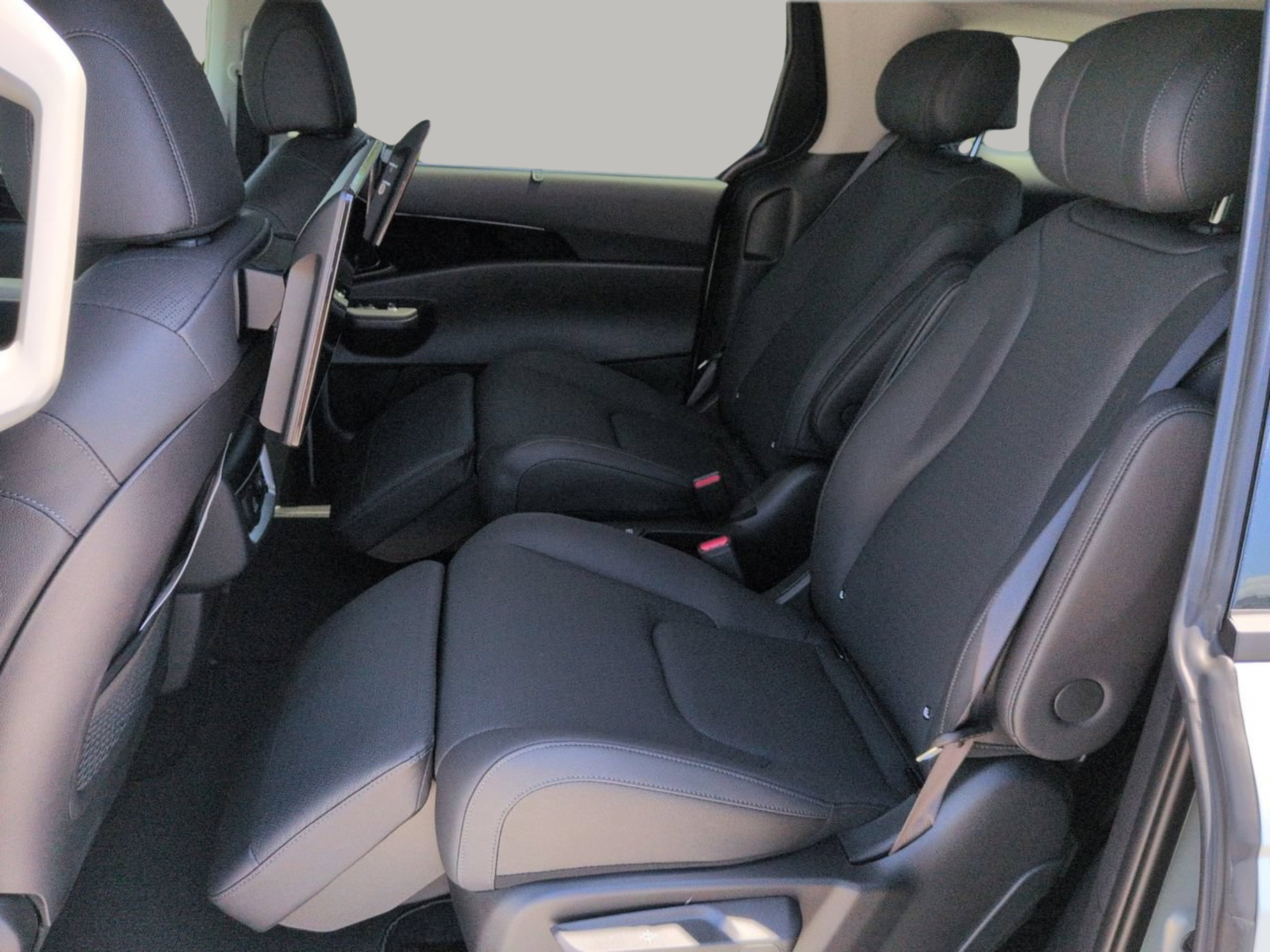 New 2027 Ivory Silver Kia SX Prestige image 19