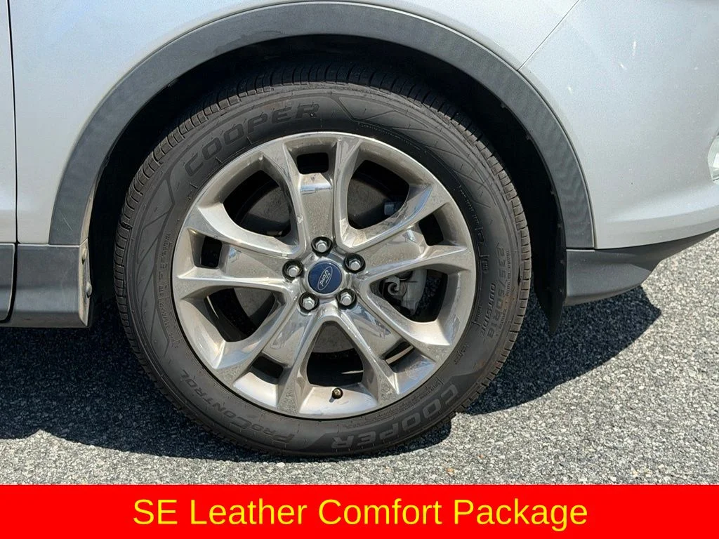 Used 2016 Silver Ford SE image 12