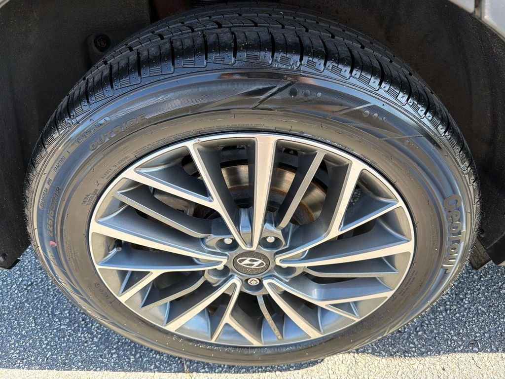 Used 2021 Red Hyundai Limited image 17