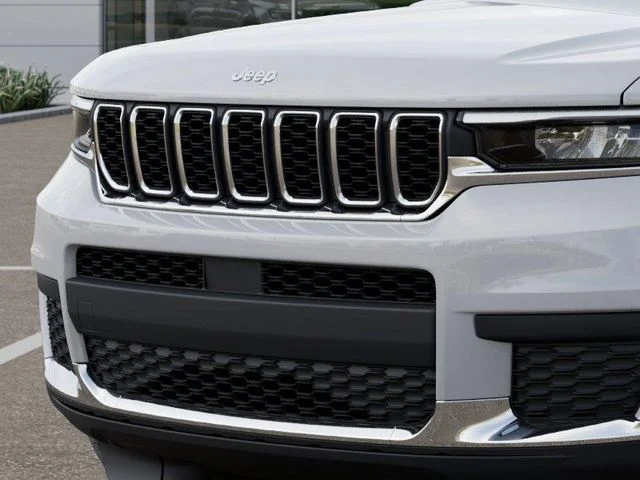 New 2026 Bright White Clear-Coat Exterior Paint Jeep Laredo image 11