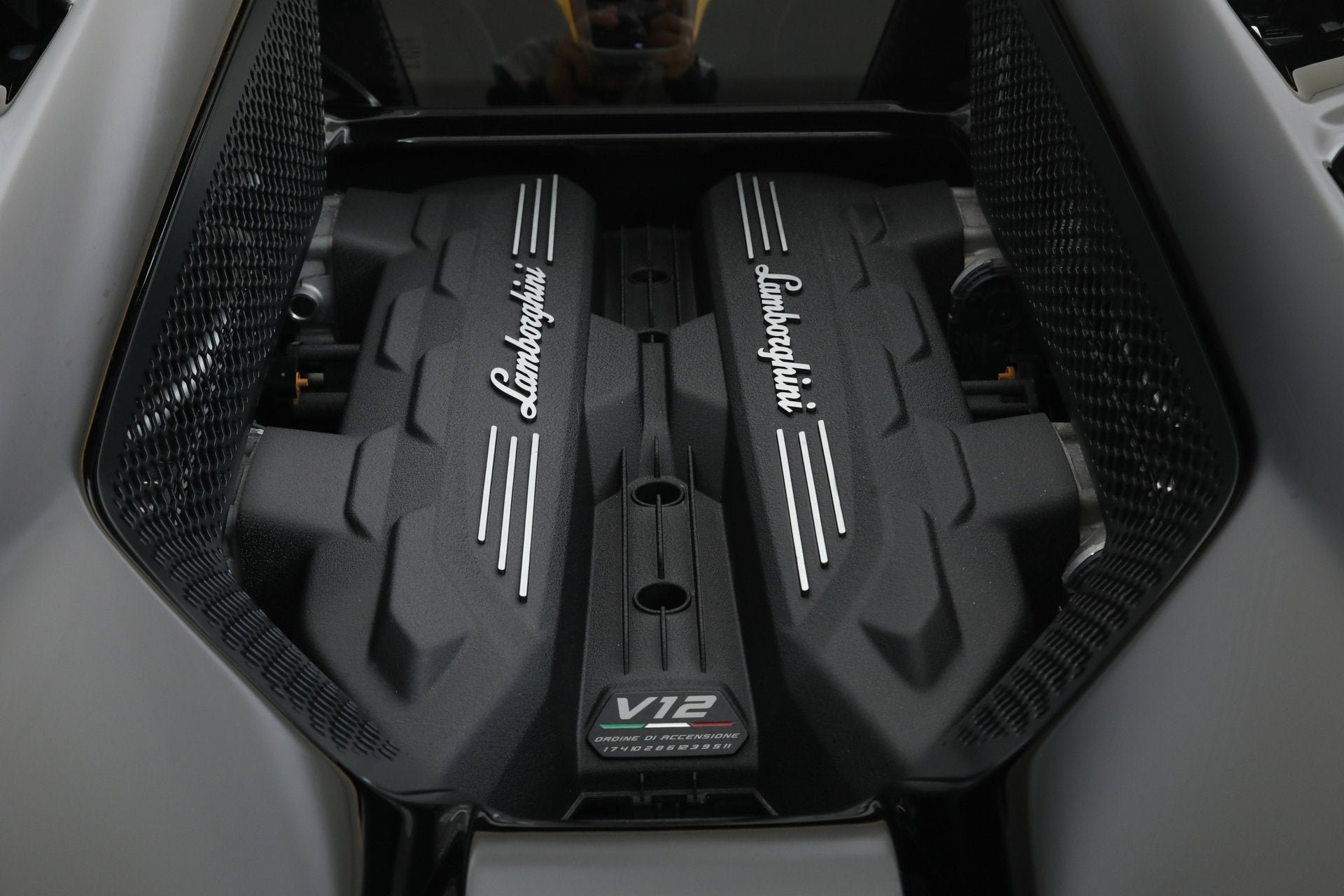 2024 Lamborghini Revuelto Base - Photo 40