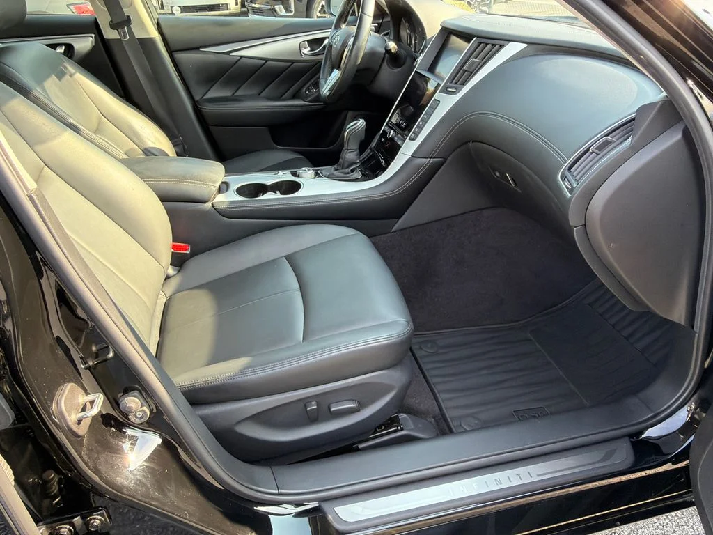 Used 2020 Black INFINITI 3.0t LUXE image 13