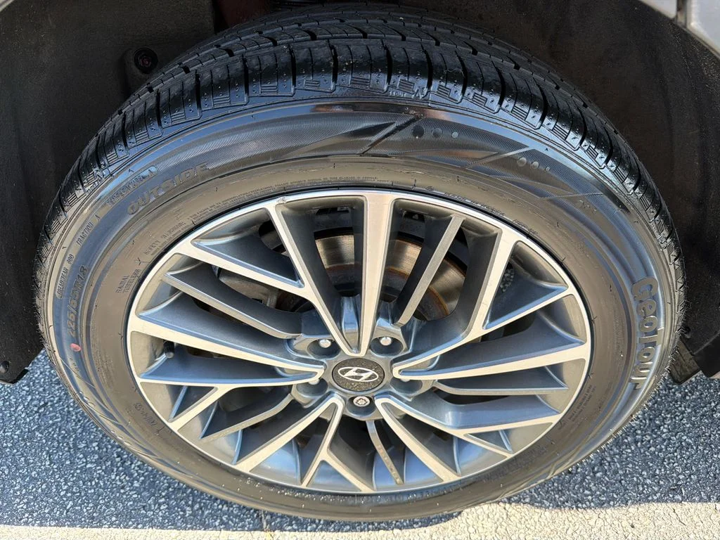 Used 2021 Red Hyundai Limited image 17