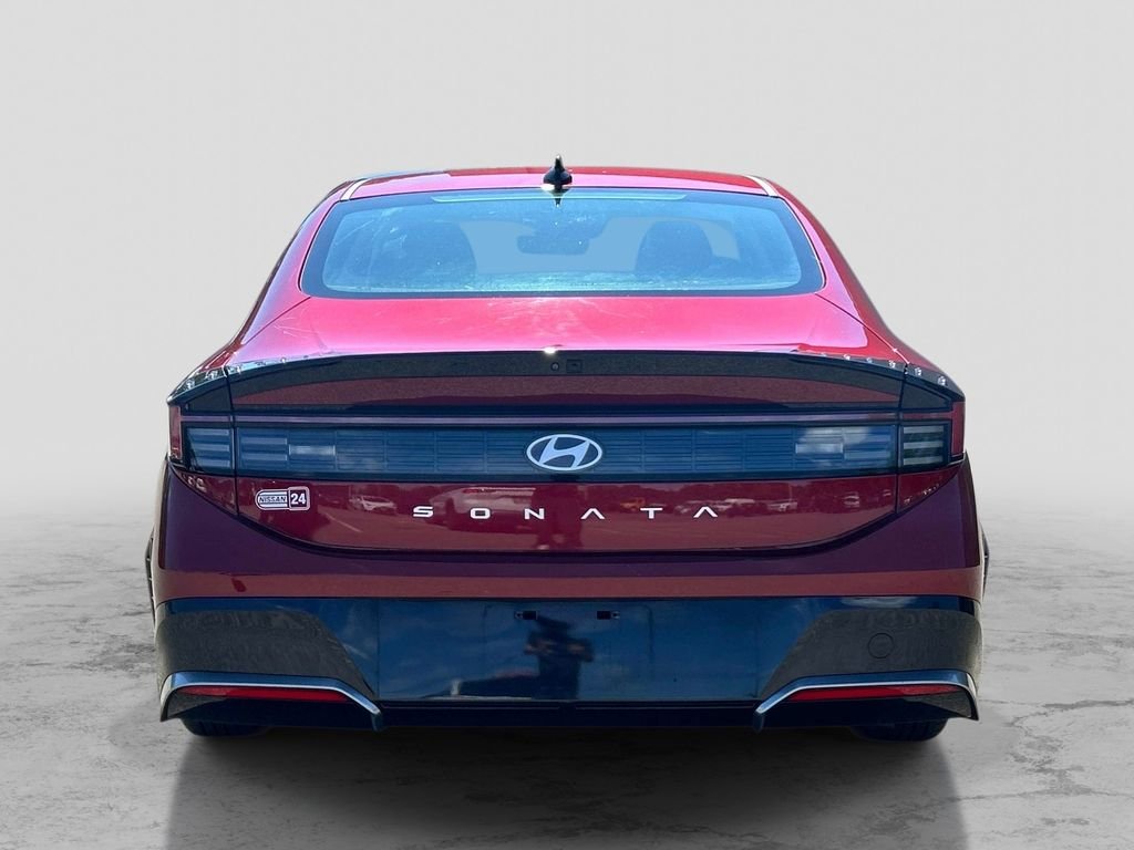 Used 2024 Red Hyundai SEL image 4