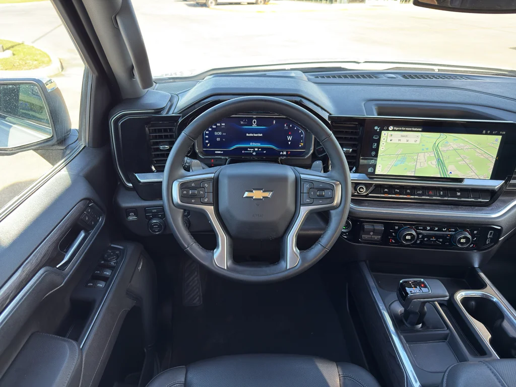 Used 2025 Summit White Chevrolet LTZ image 16