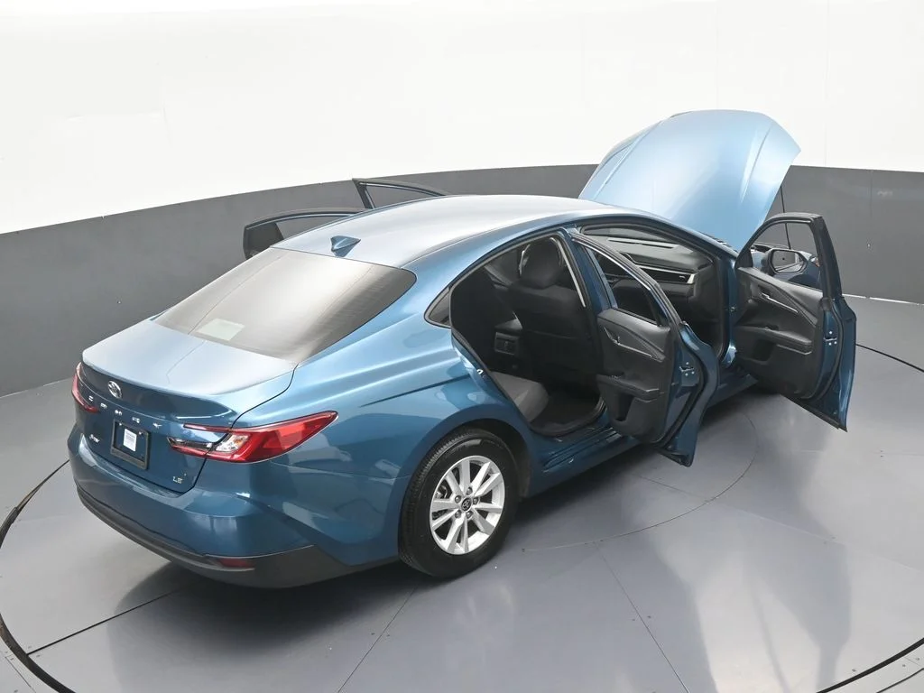 Used 2025 Ocean Toyota LE image 65