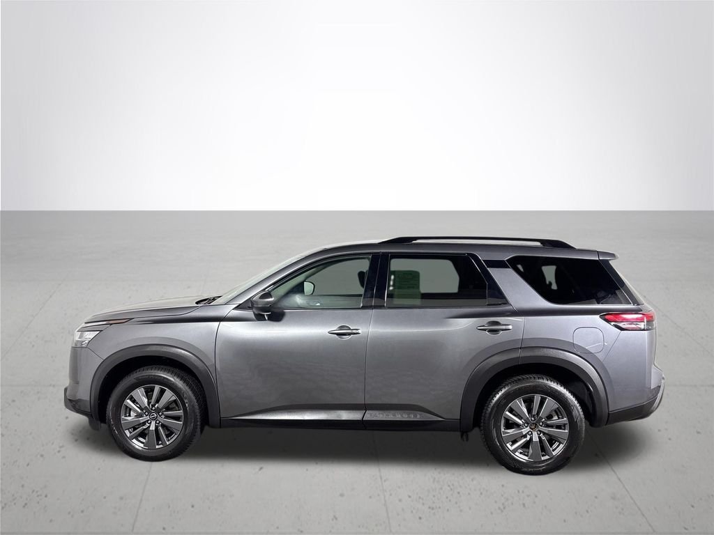 Used 2022 Gray Nissan SV image 9