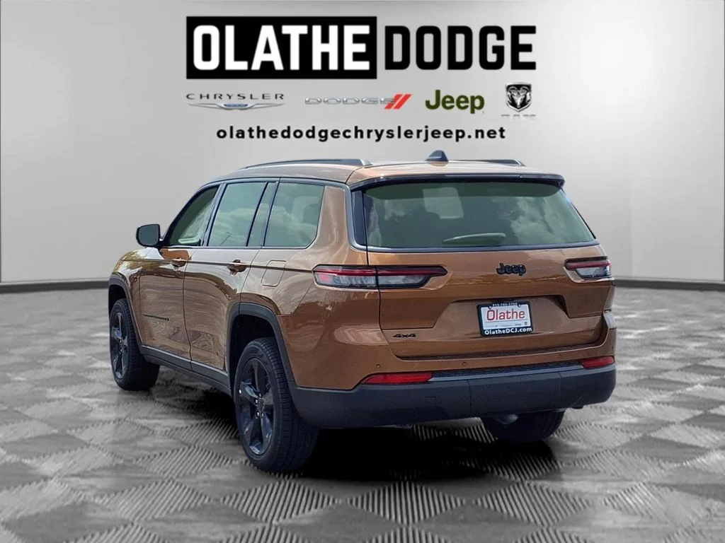 New 2026 Copper Shino Metallic Clearcoat Jeep Limited image 3
