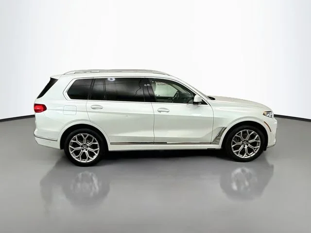 Used 2022 White BMW xDrive40i image 8