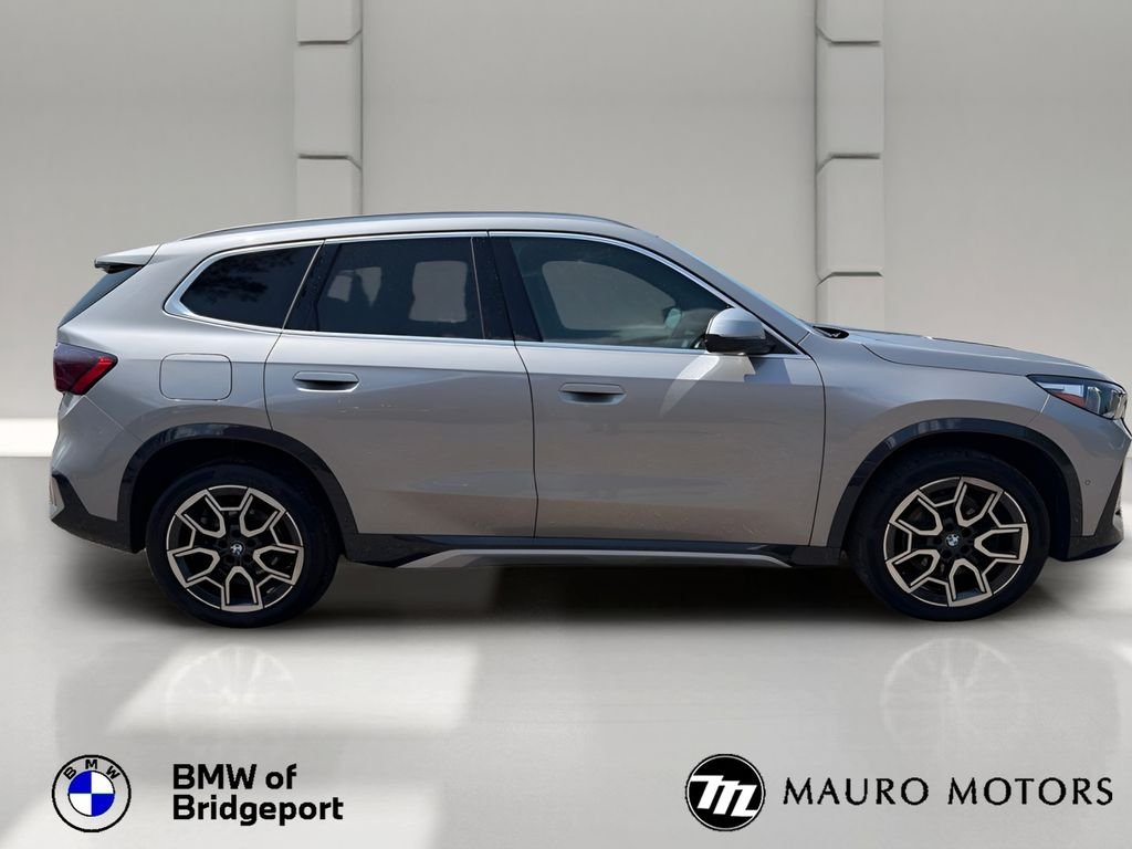 Used 2024 Silver BMW xDrive28i image 2