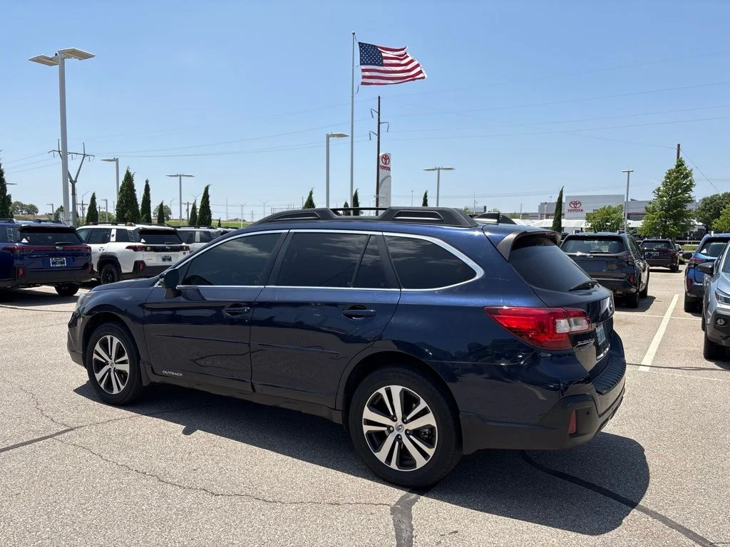 Used 2018 Blue Subaru 2.5i image 6