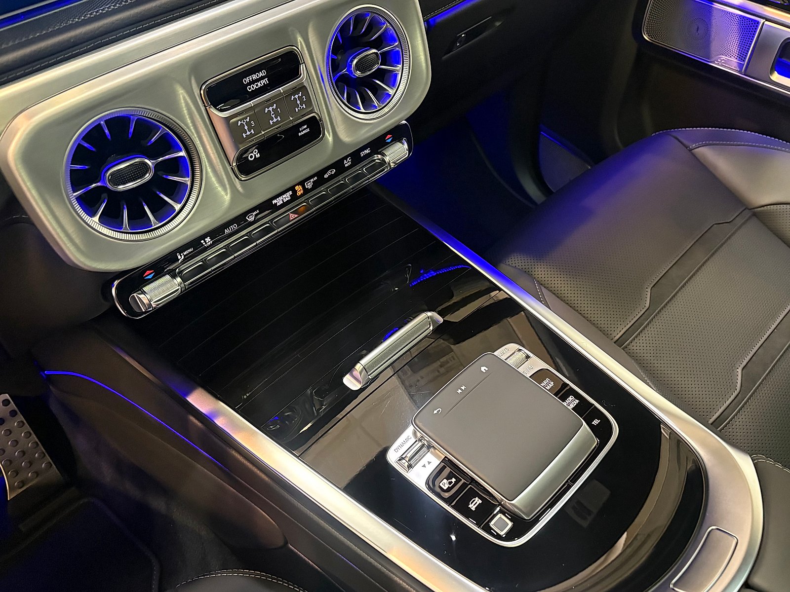 New 2027 MANUFAKTUR Platinum Magno Mercedes-Benz AMG® G 63 image 31