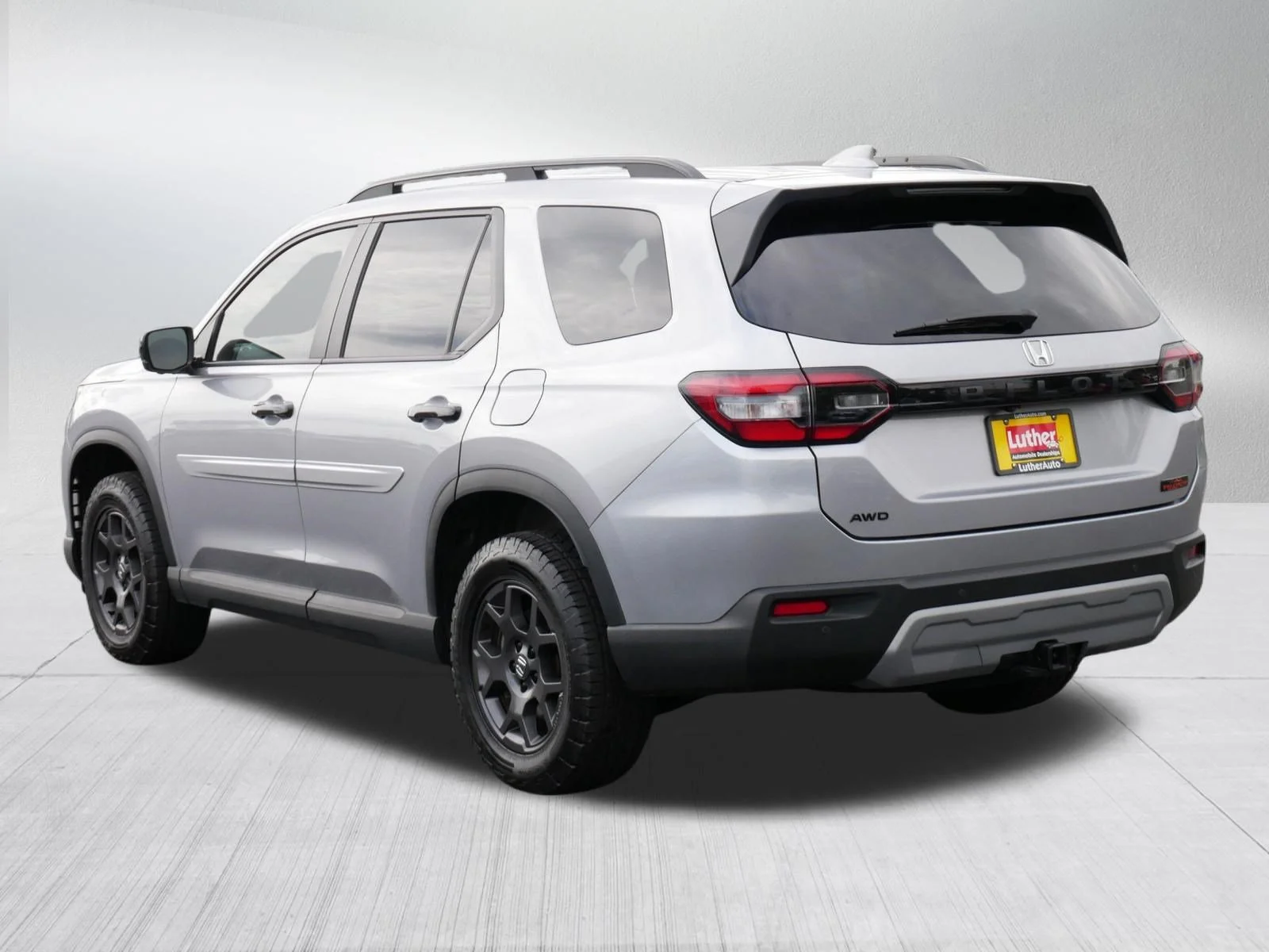 Used 2024 Lunar Silver Metallic Honda TrailSport image 5