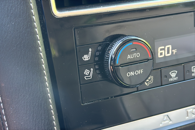 Used 2022 Super Black Nissan Platinum image 30
