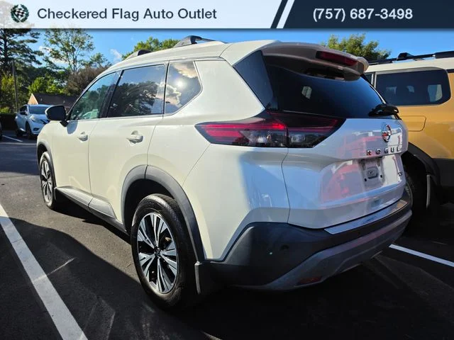 Used 2021 Pearl White Nissan SV image 4