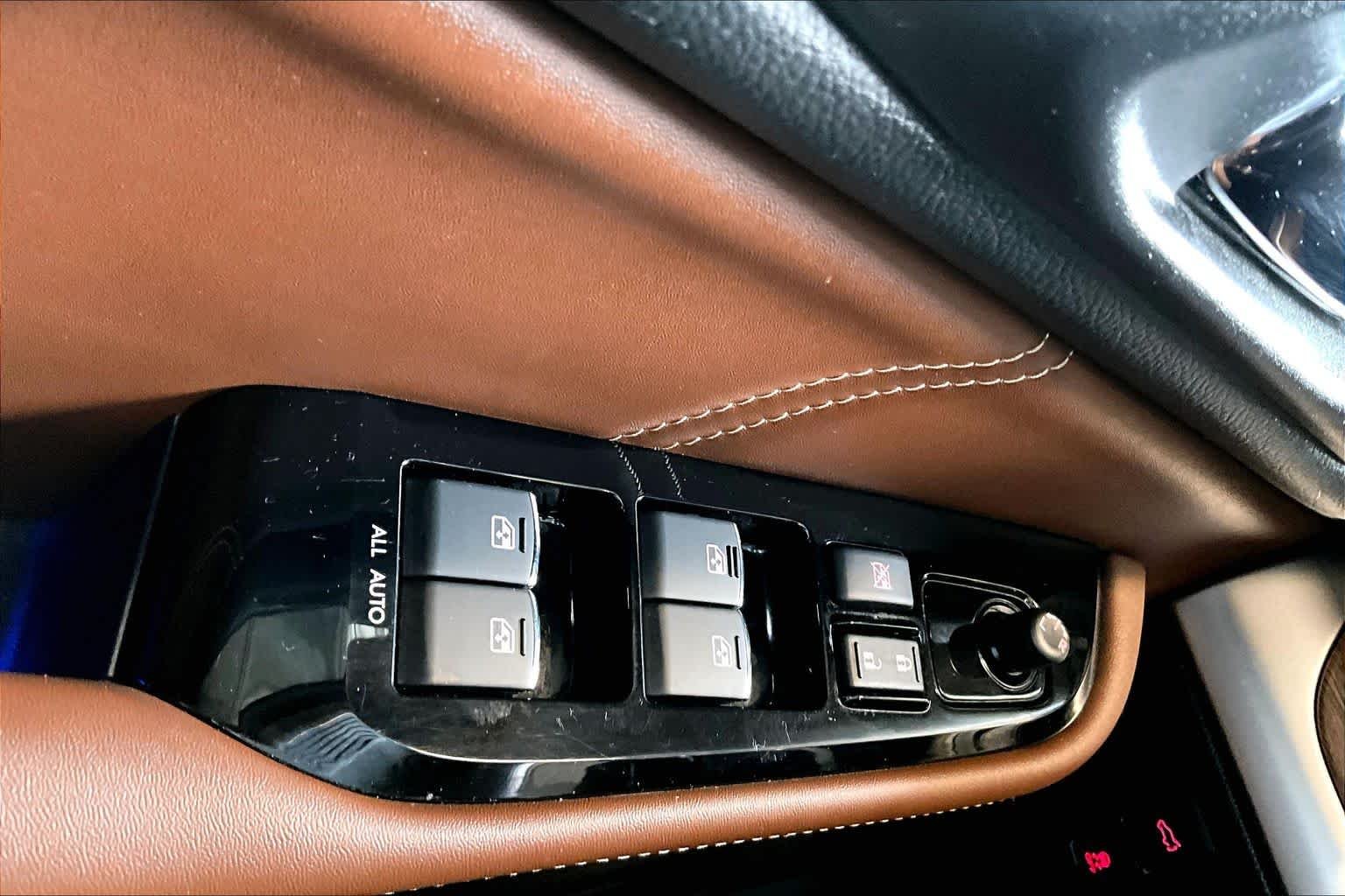 Used 2018 Wilderness Green Metallic Subaru Touring image 37
