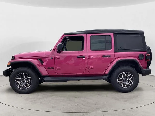 New 2026 Tuscadero Pearlcoat Jeep 4-DOOR SAHARA image 2