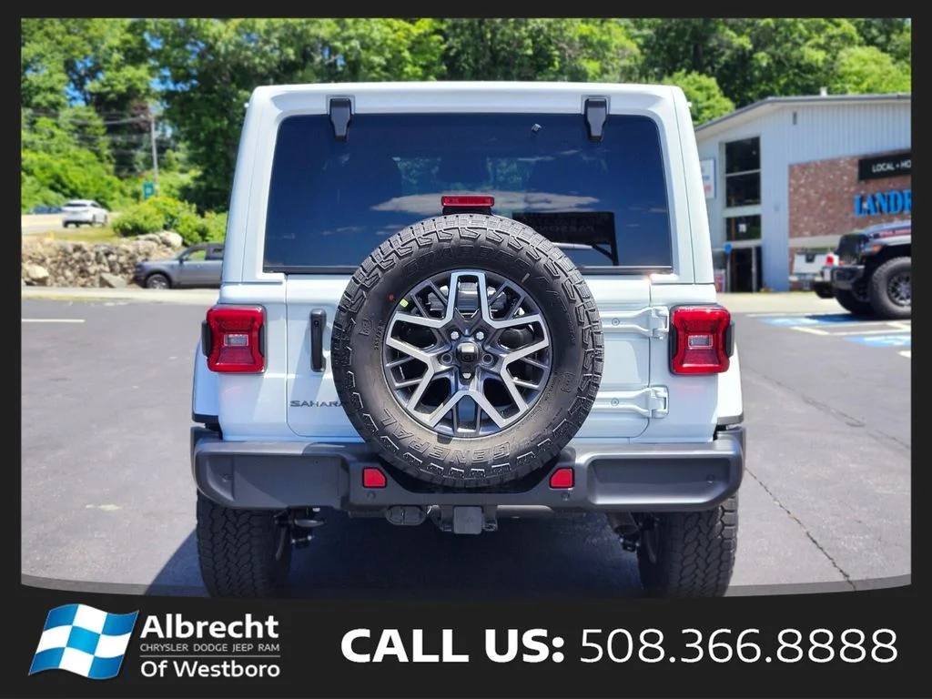 New 2026 Bright White Clear-Coat Exterior Paint Jeep Sahara image 4