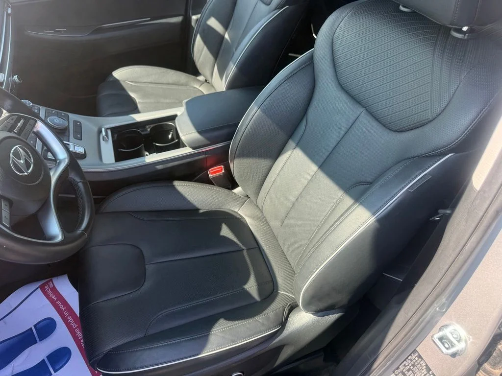 Certified Used 2025 Silver Hyundai SEL image 17