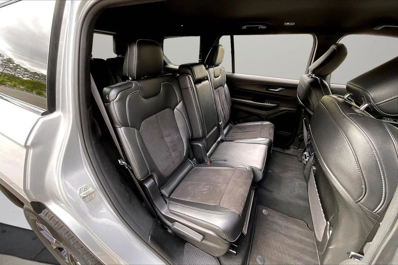 Used 2024 Silver Jeep Altitude image 24