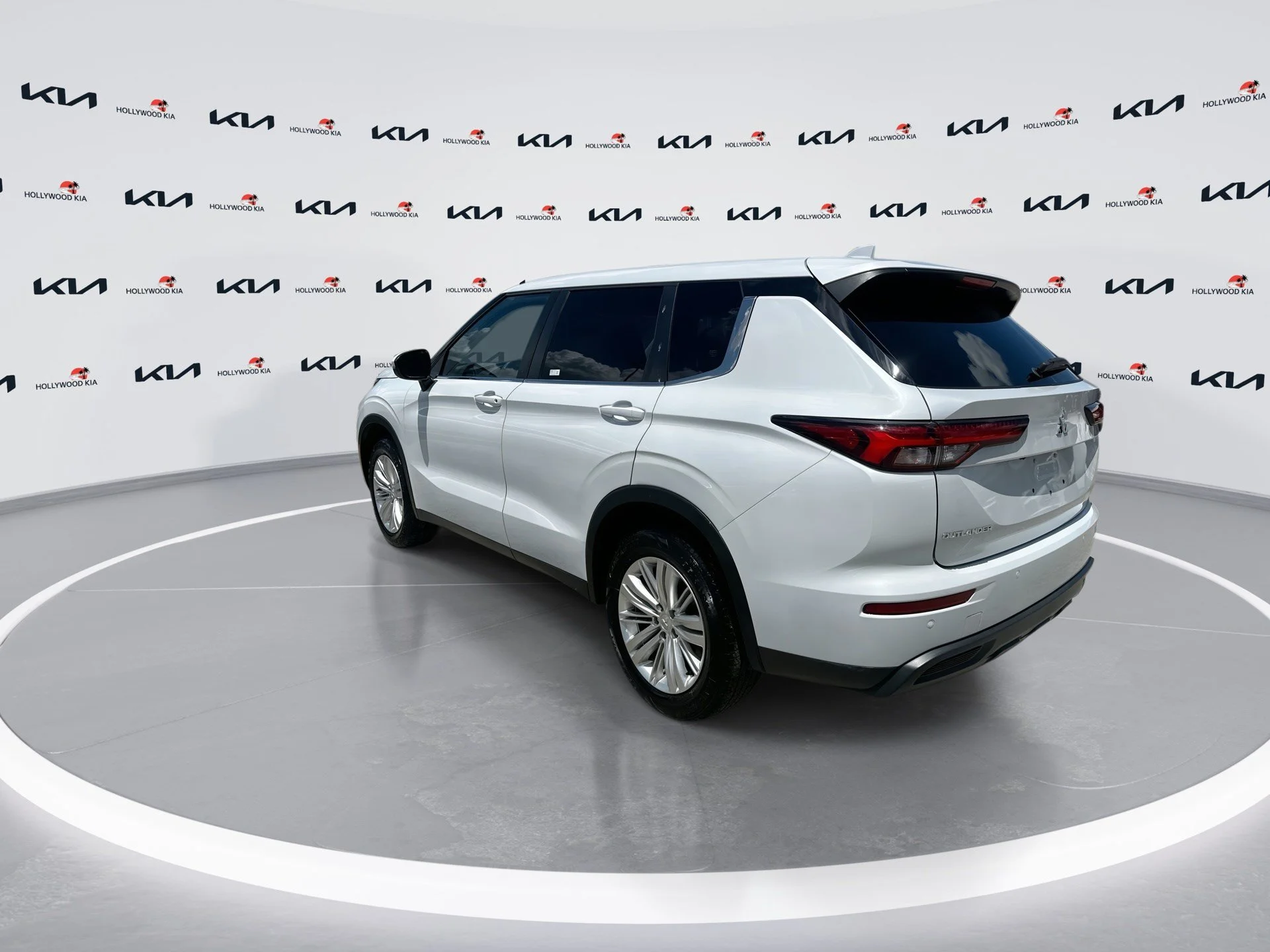 Used 2023 White Mitsubishi ES image 6