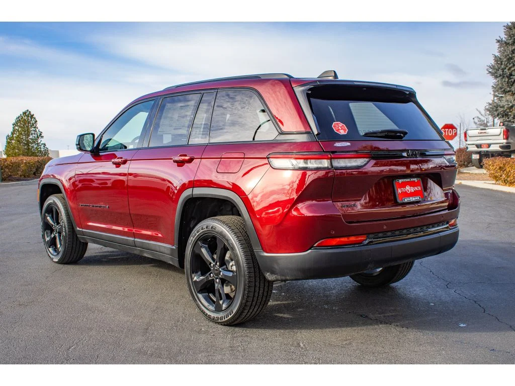 New 2025 Velvet Red Pearlcoat Jeep Altitude X image 5