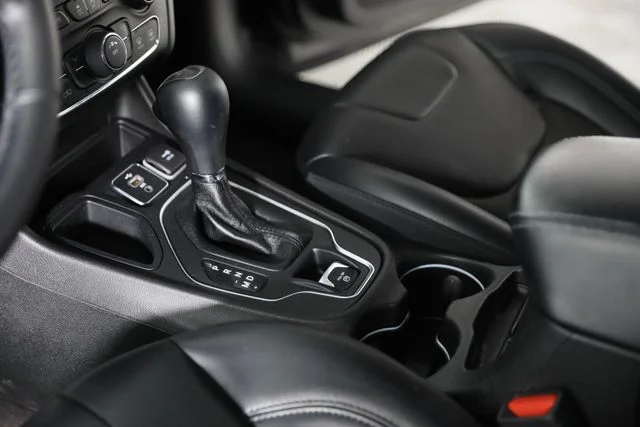 Used 2019 Black Jeep Latitude Plus image 20