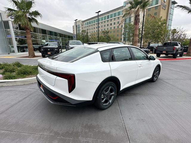 New 2026 Snow White Pearl Kia LXS image 7