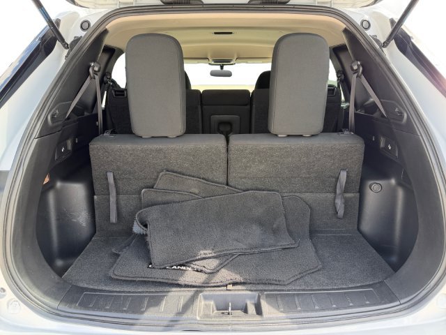 Used 2022  Mitsubishi ES image 18