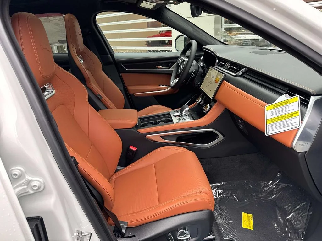 2026 Jaguar F-Pace R-Dynamic S - Photo 9