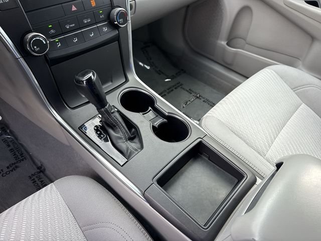 Used 2016 Silver Toyota LE image 20
