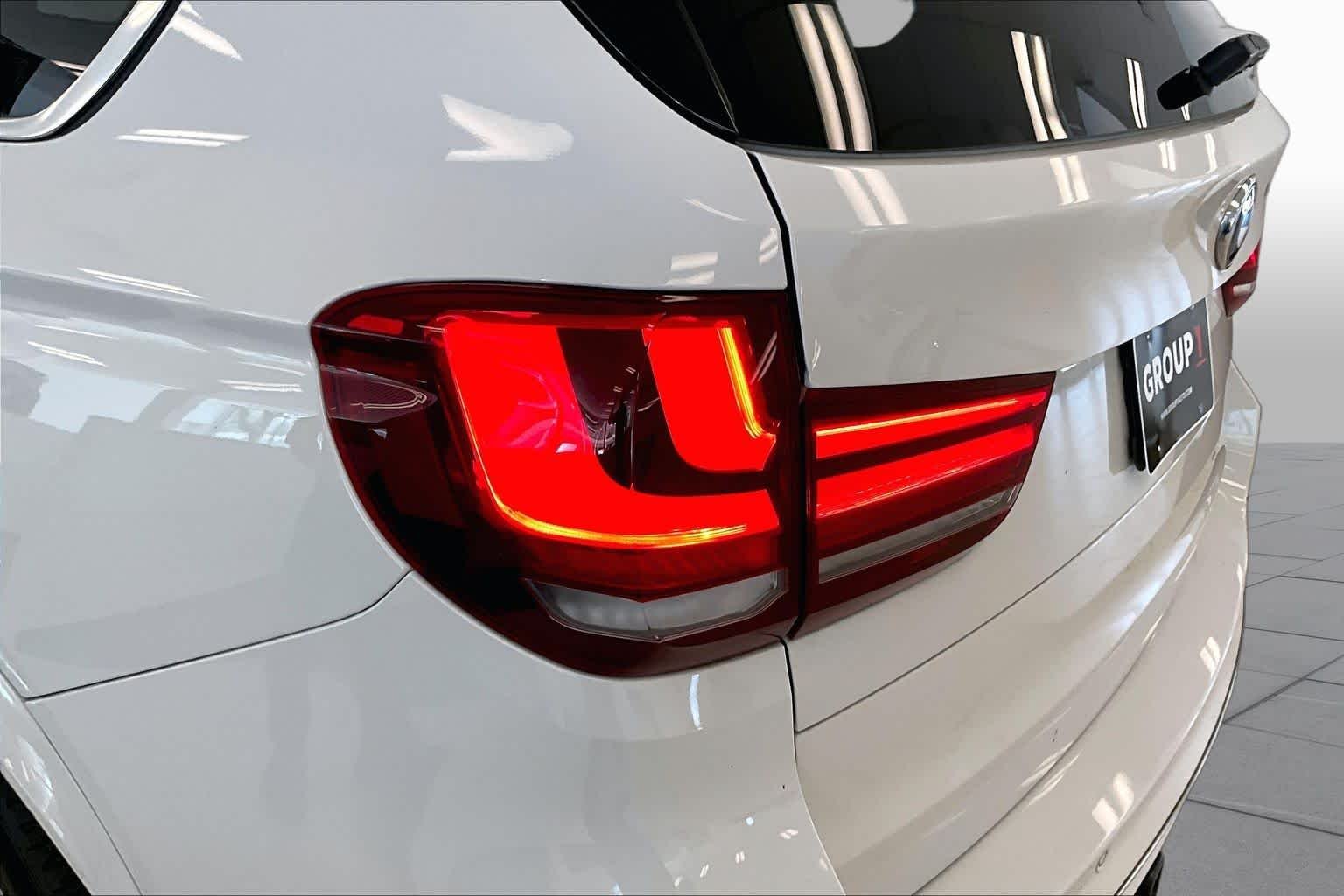 Used 2017 Alpine White BMW sDrive35i image 26