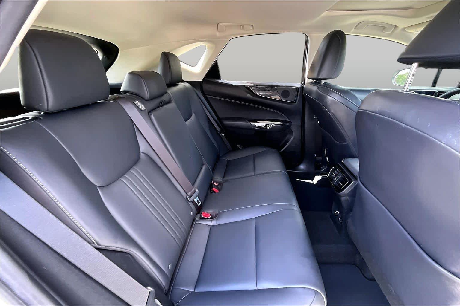 Used 2024 Eminent White Pearl Lexus Premium image 20