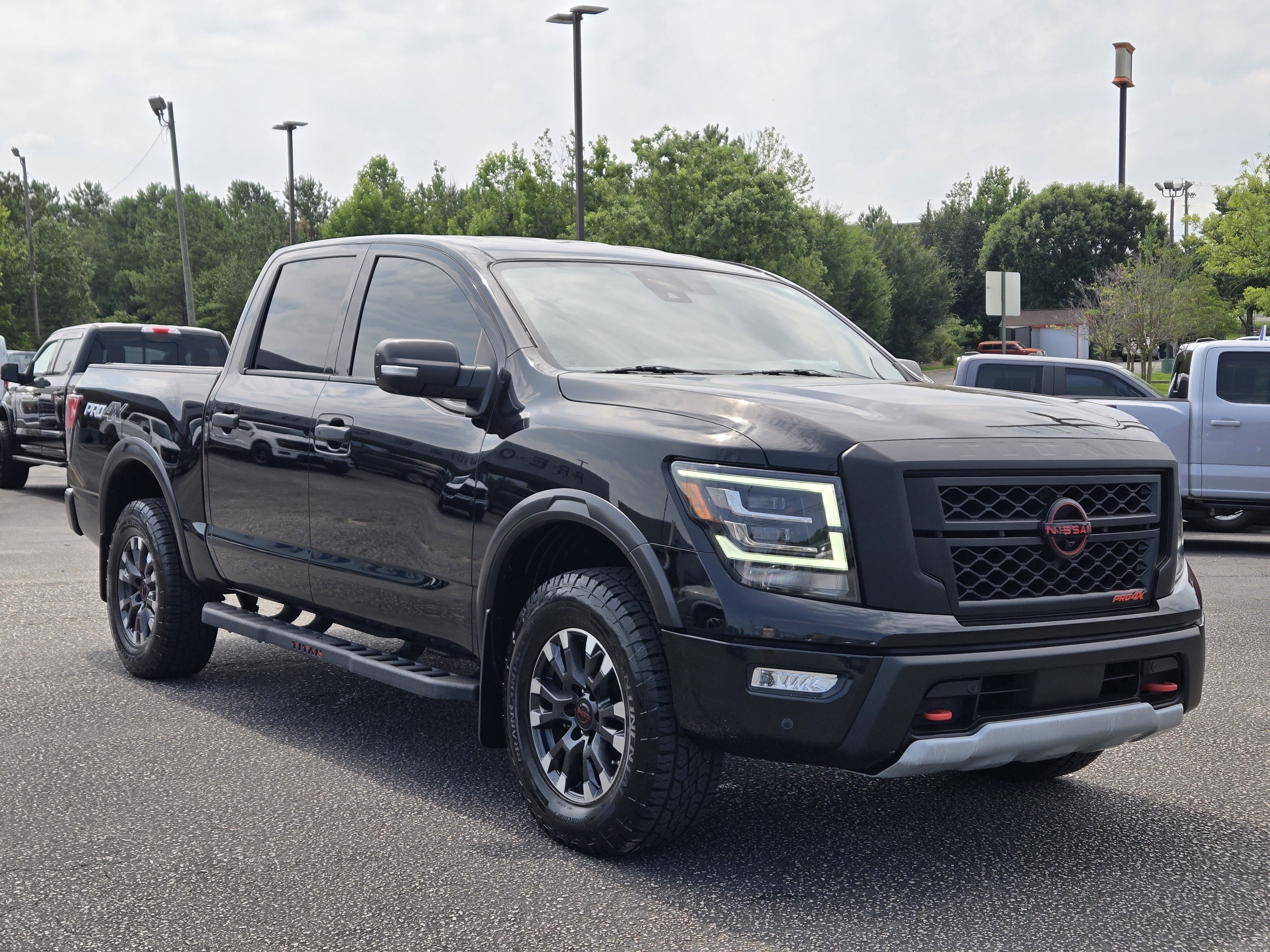 Used 2023 Super Black Nissan PRO-4X image 6
