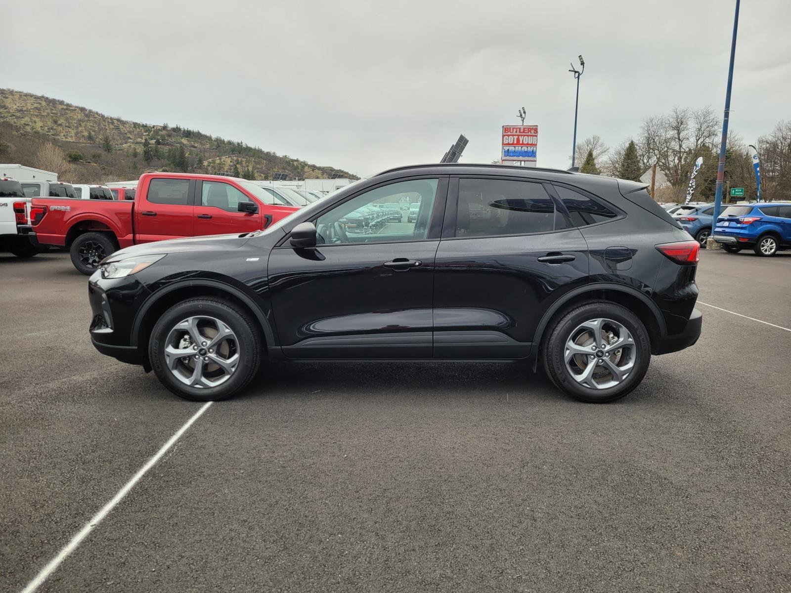 Used 2025 Black Metallic Ford ST-Line image 8