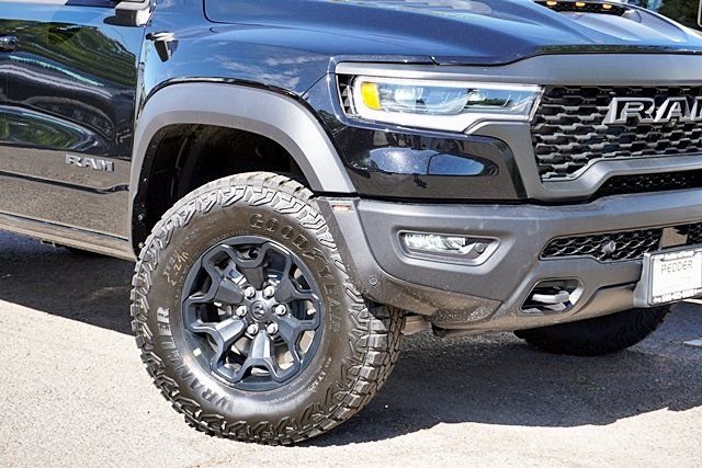 New 2026 Diamond Black Crystal Pearl-Coat Exterior Paint RAM RHO image 4