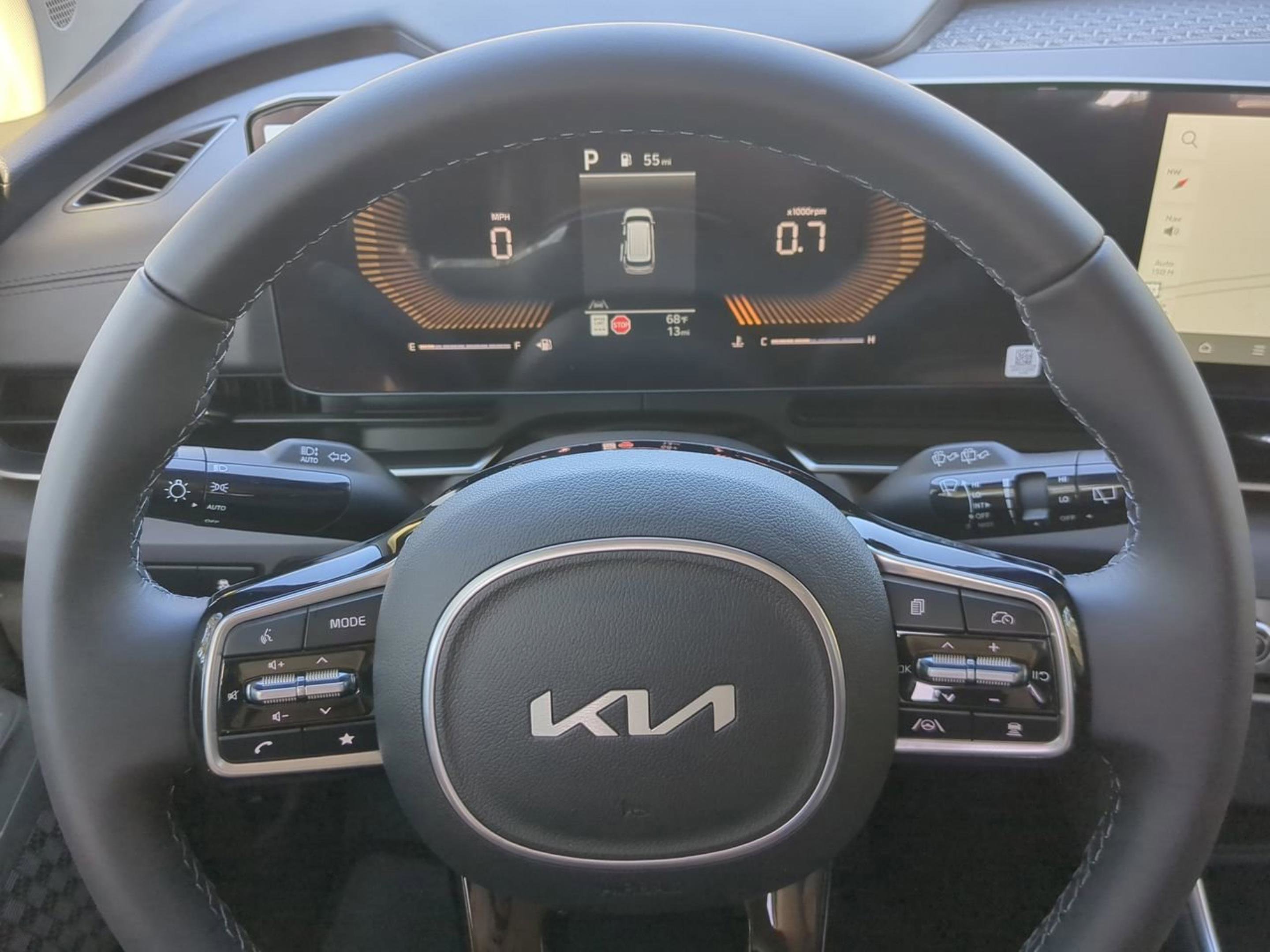 New 2026 Snow White Pearl Kia EX image 32