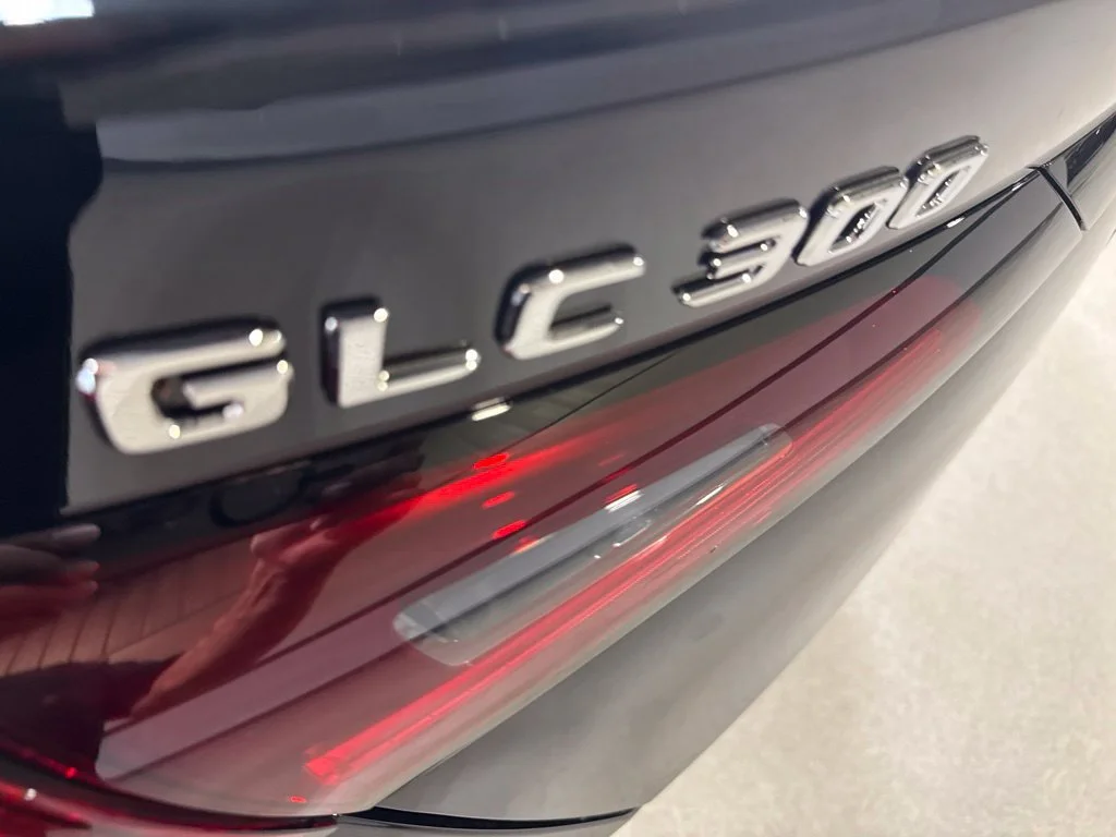 New 2027 Black Mercedes-Benz GLC 300 image 9