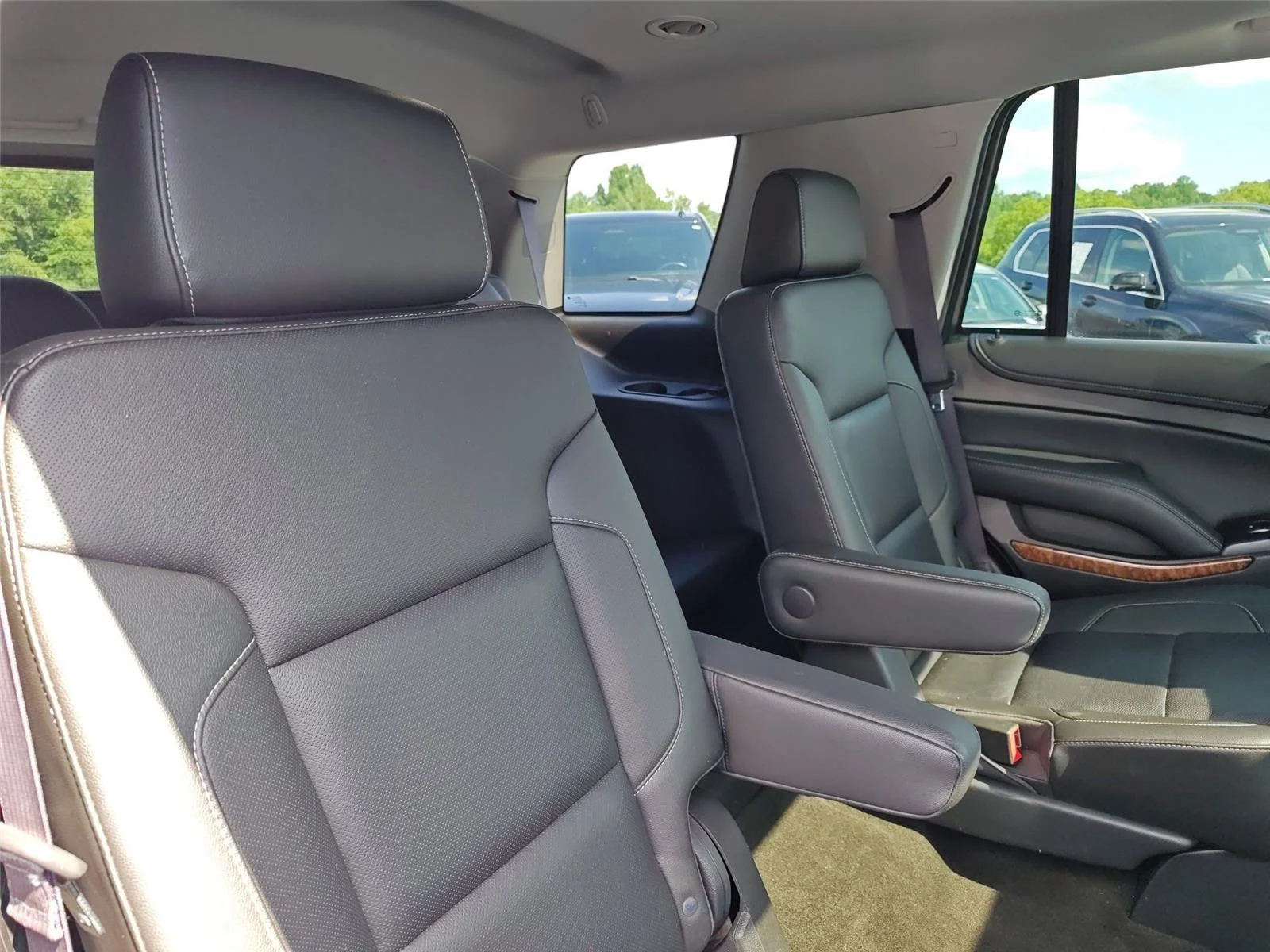 Used 2016 Silver Ice Metallic Chevrolet LTZ image 39