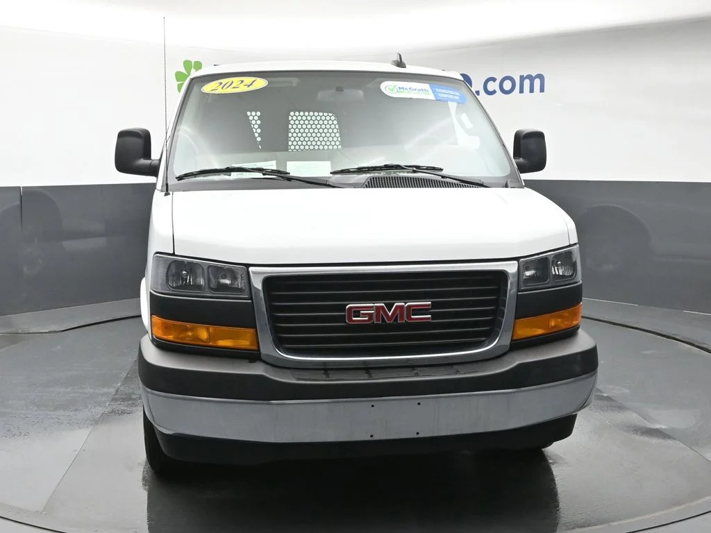 Used 2024 White GMC Work Van image 5