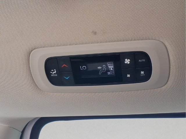 Used 2024  Chrysler Hybrid Select image 20