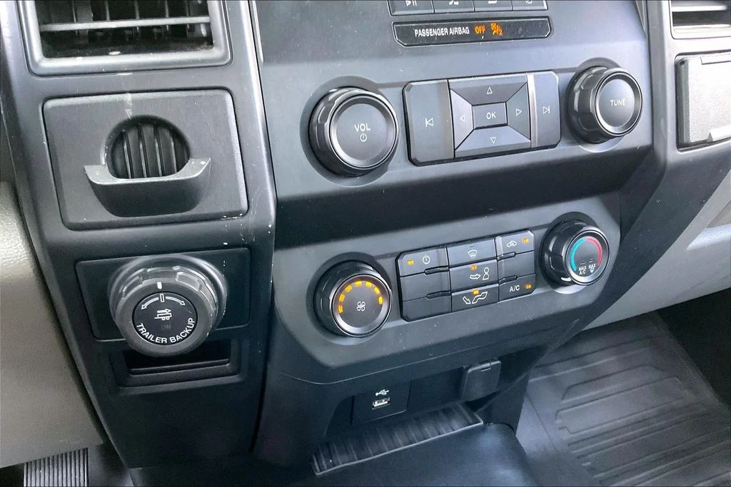 Used 2019 White Ford XL image 35