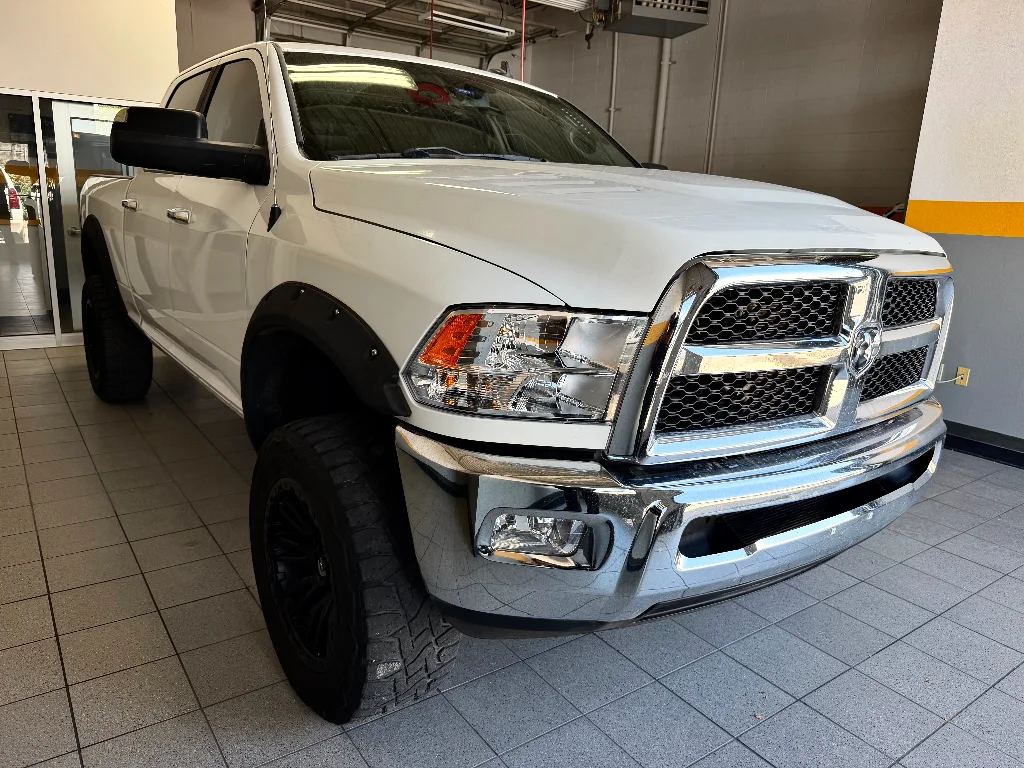 Used 2018 Bright White Clearcoat Ram SLT image 2