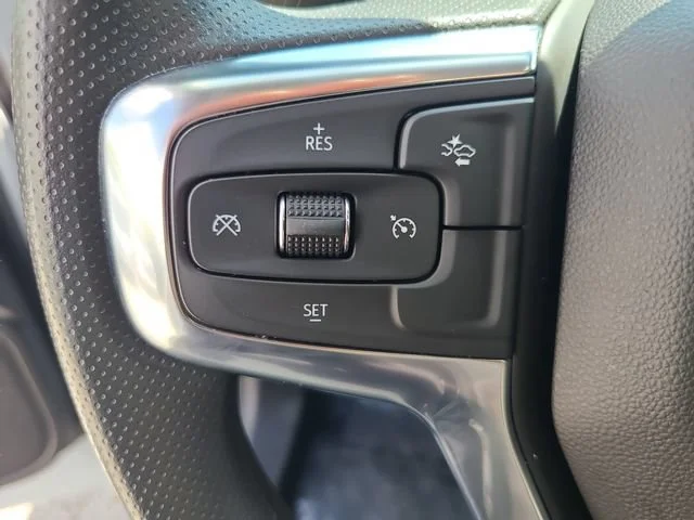 Used 2024 Summit White Chevrolet 2LT image 24